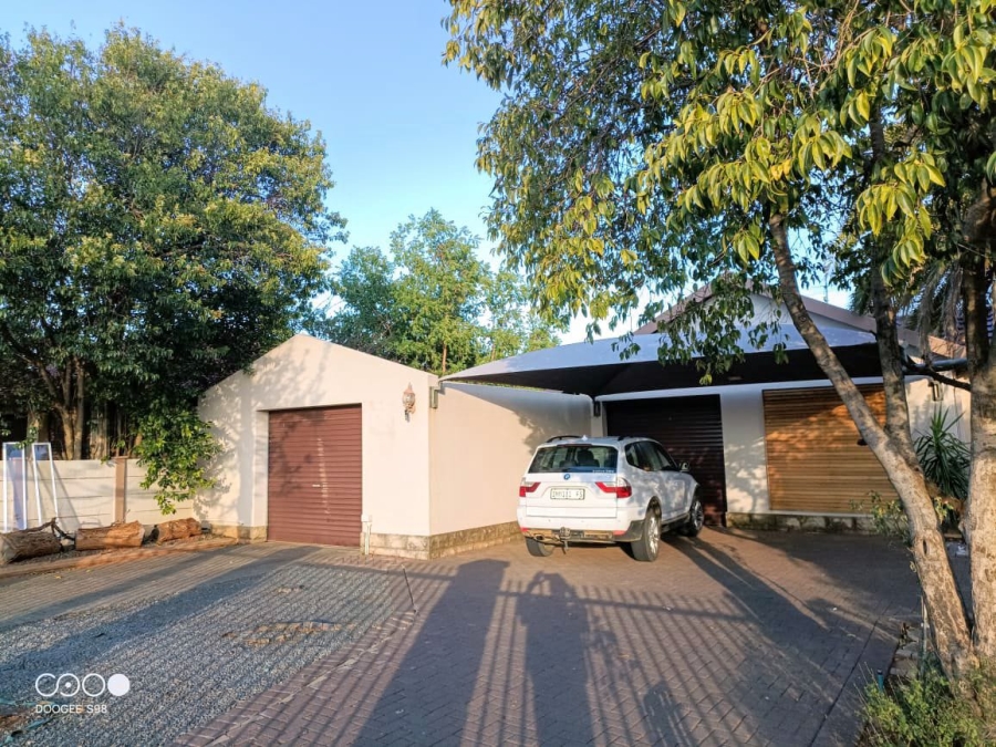 4 Bedroom Property for Sale in Langenhovenpark Free State